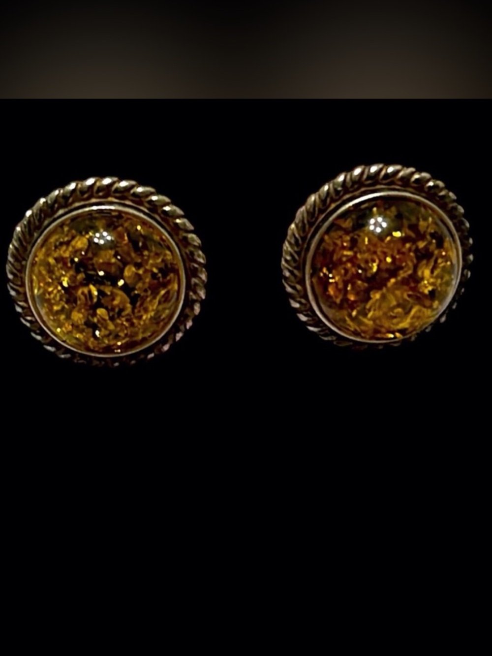 V8 925 Yellow Amber Post Earrings set in Sterling Silver Rope Design. Pre Owned